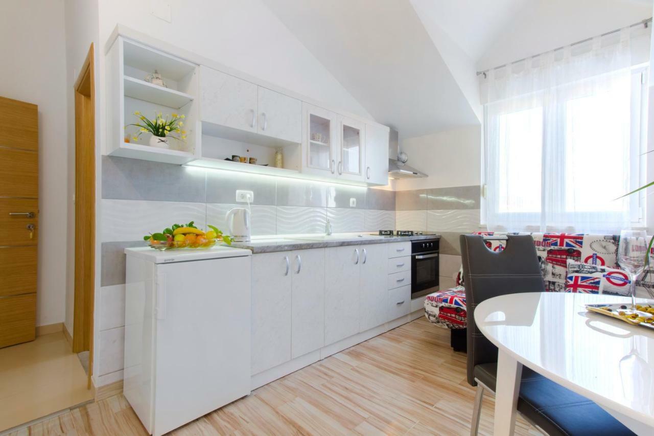 Apartmani Skelin***/**** Kaštela Eksteriør bilde