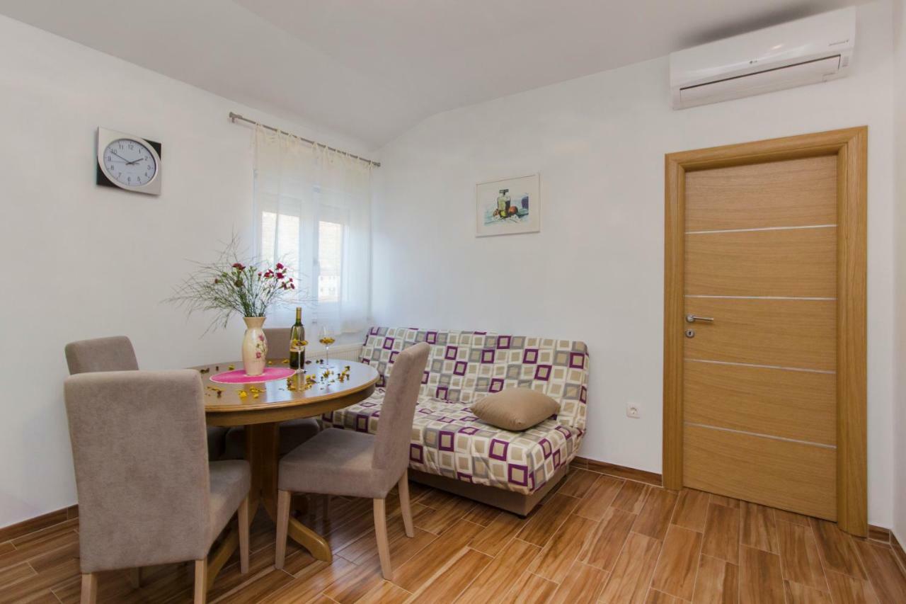 Apartmani Skelin***/**** Kaštela Eksteriør bilde
